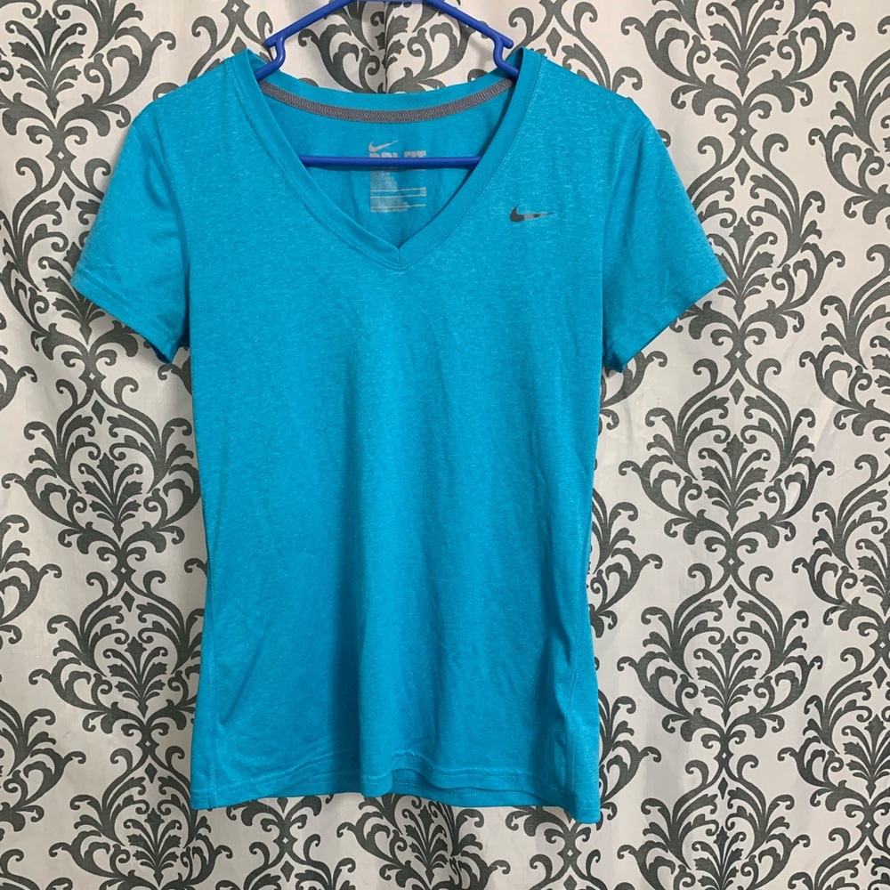 2 Women’s Nike dry fit workout shirts